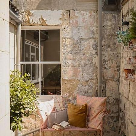 Primrose Cottage - With Private Courtyard & Sun Terrace In Central Bath Dış mekan fotoğraf